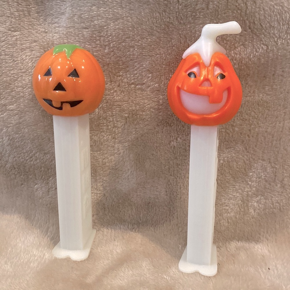 1980 and 2003 Pez Pumpkin Dispenser set of 2